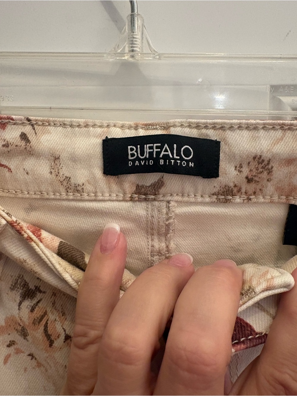 Buffalo David Bitton Cream Floral Skinny Pants with Rose and Tan Blooms - Picture 2 of 5